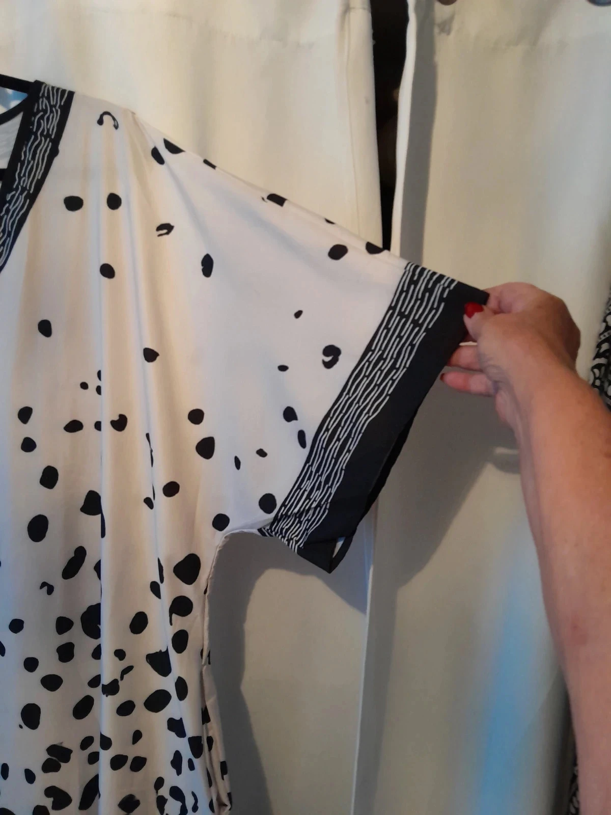 Black and white Dalmatian print flowy kaftan dress - Size 5XL – photo 7